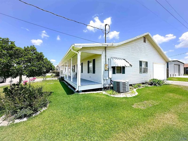 129 Grace St - Photo 2 of 13