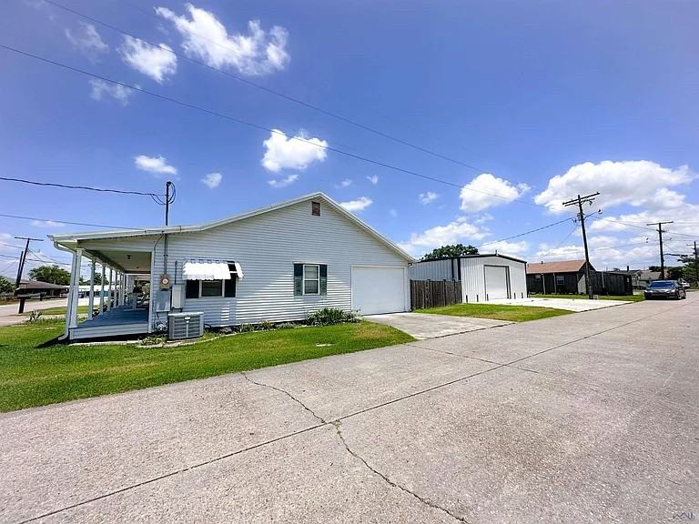 129 Grace St - Photo 3 of 13