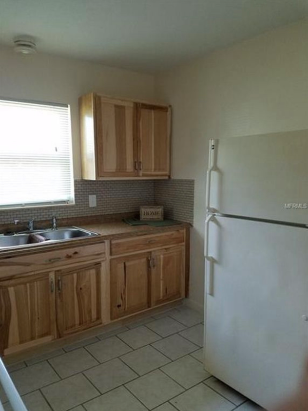 10158 106th Ter #E - Photo 2 of 6