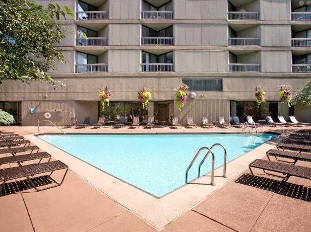 746 N Dearborn St - Photo 7 of 8