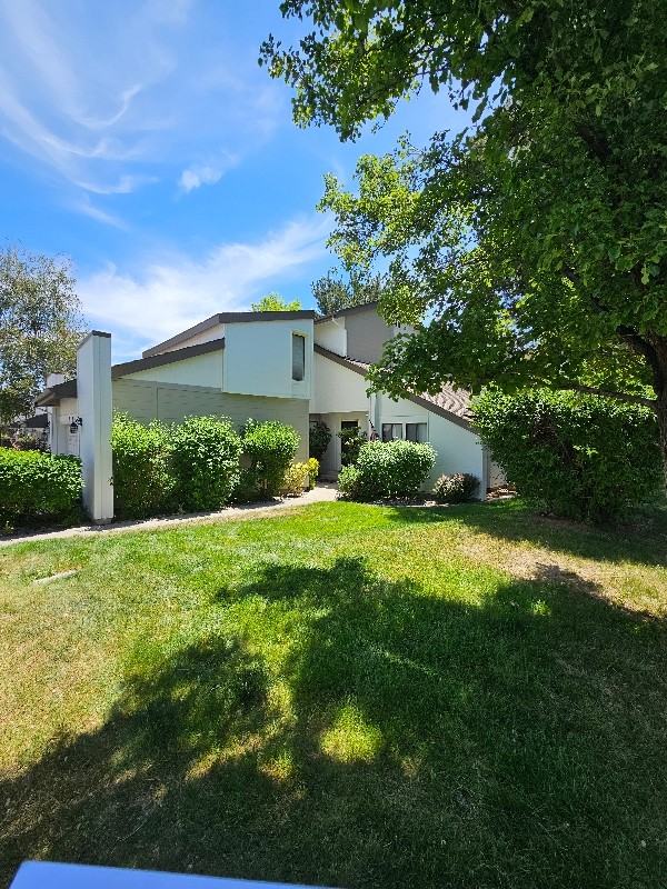 314 Lorraine Ct - Photo 2 of 19