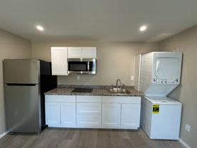 180 S Glenwood St #E - Photo 1 of 1