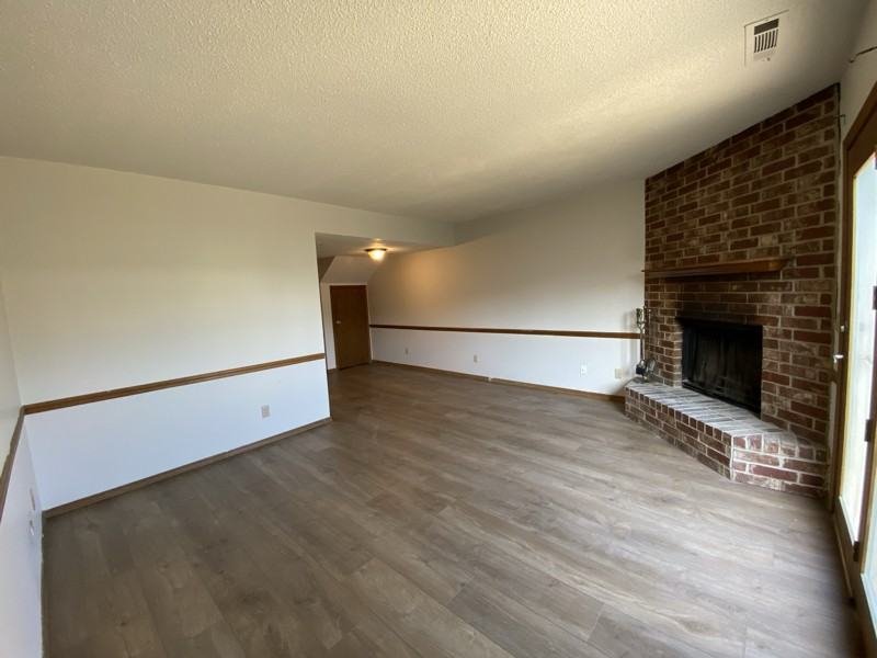 294 W Mountain St - Photo 3 of 17