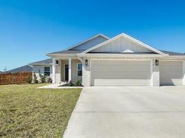 featured image of 3885 Heartwood St