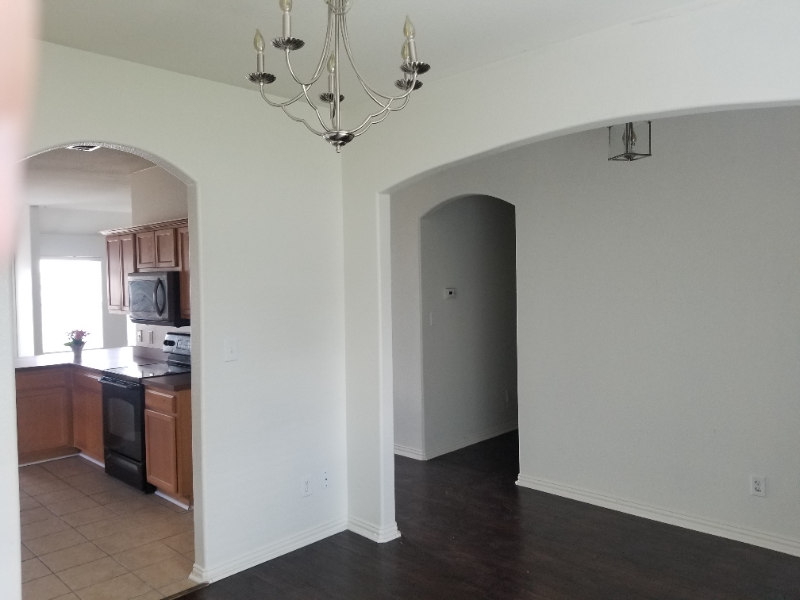 515 Creekside Dr - Photo 3 of 13