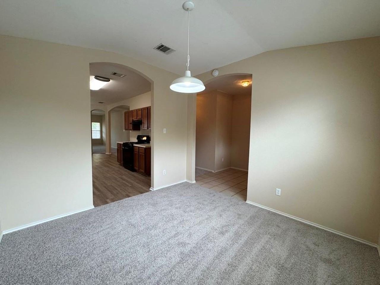 209 Katy B Ln - Photo 5 of 41