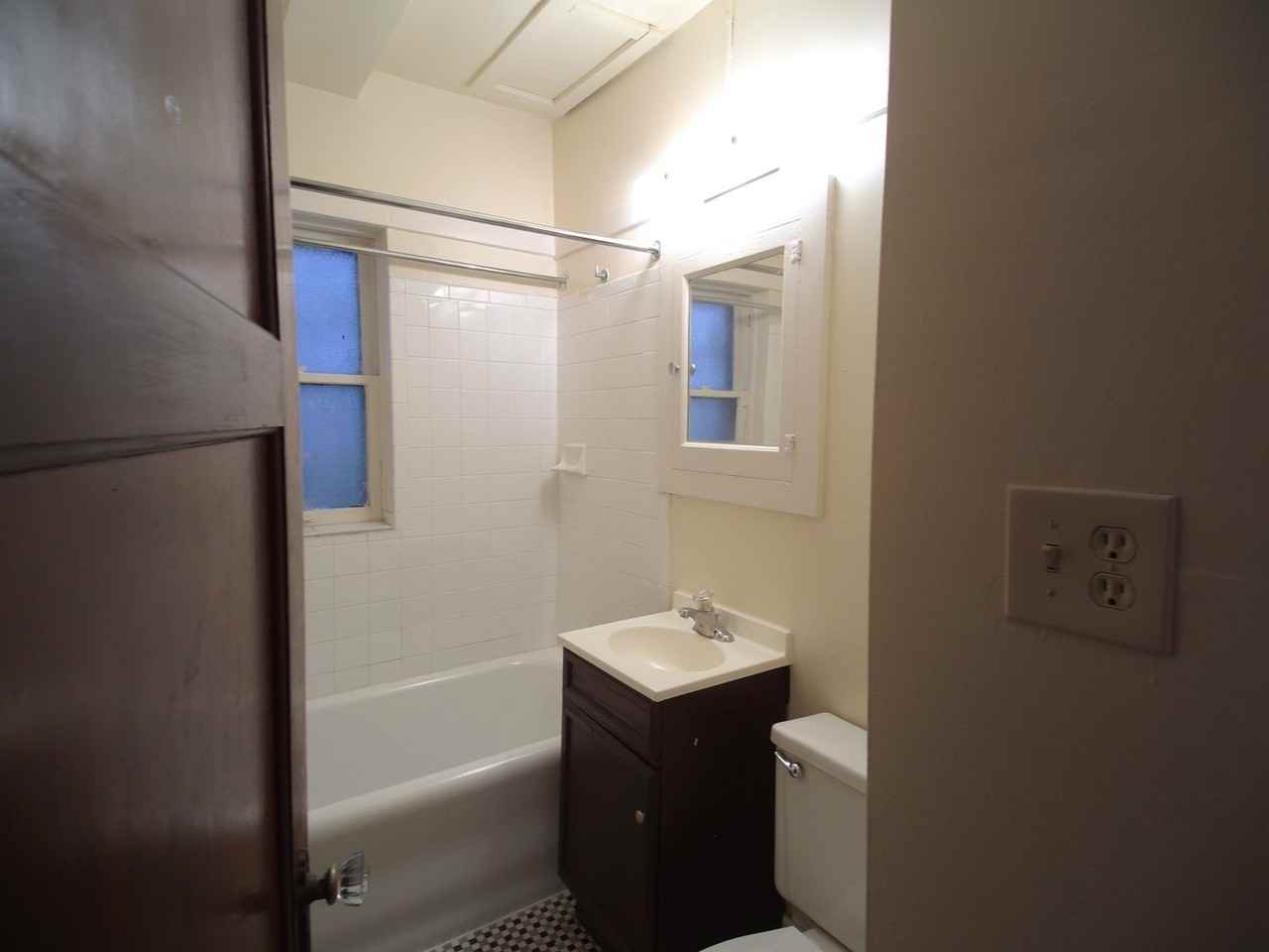 Senorita Apartments - Photo 7 of 10