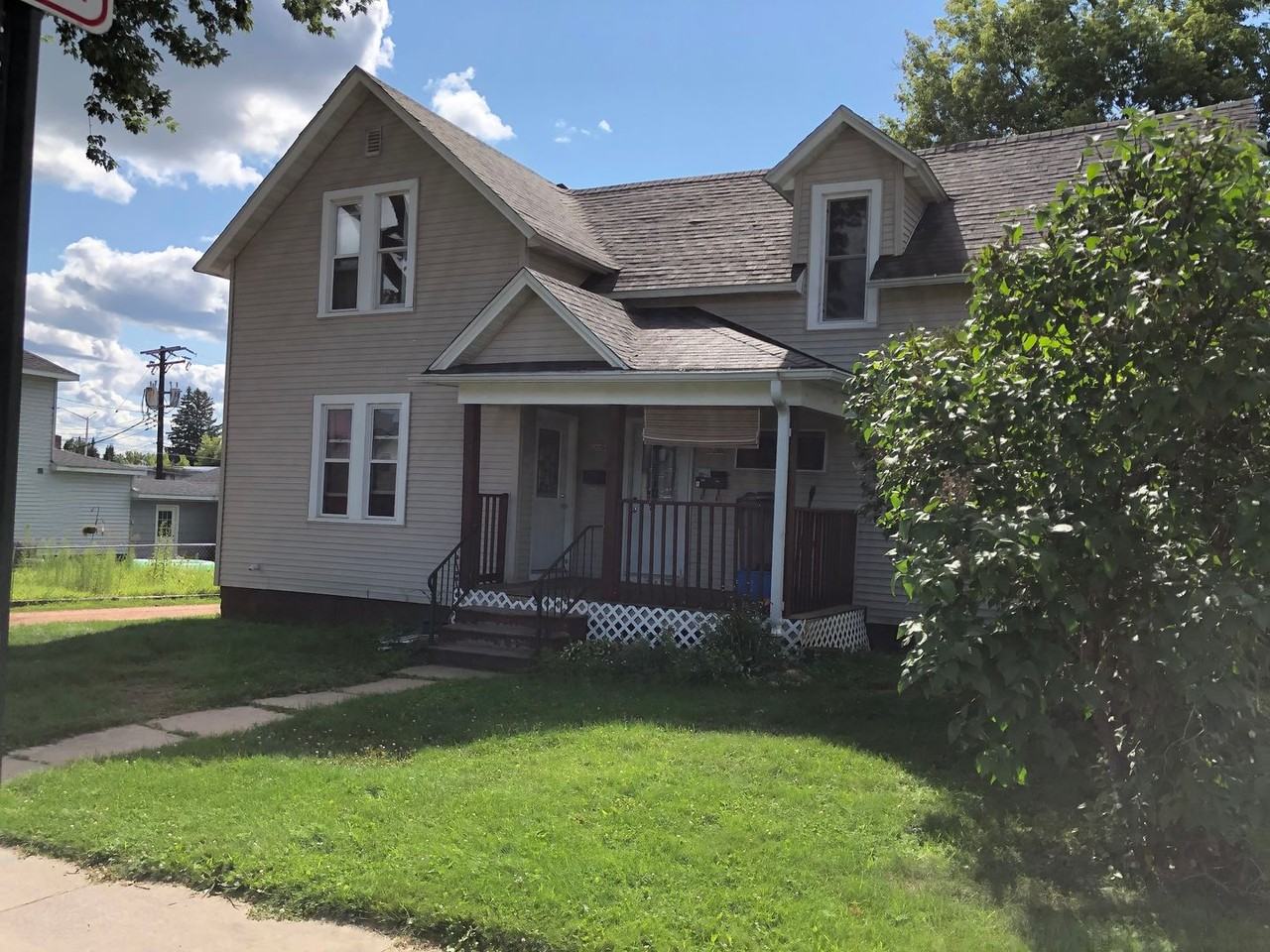 208 N Cleveland St - Photo 2 of 10