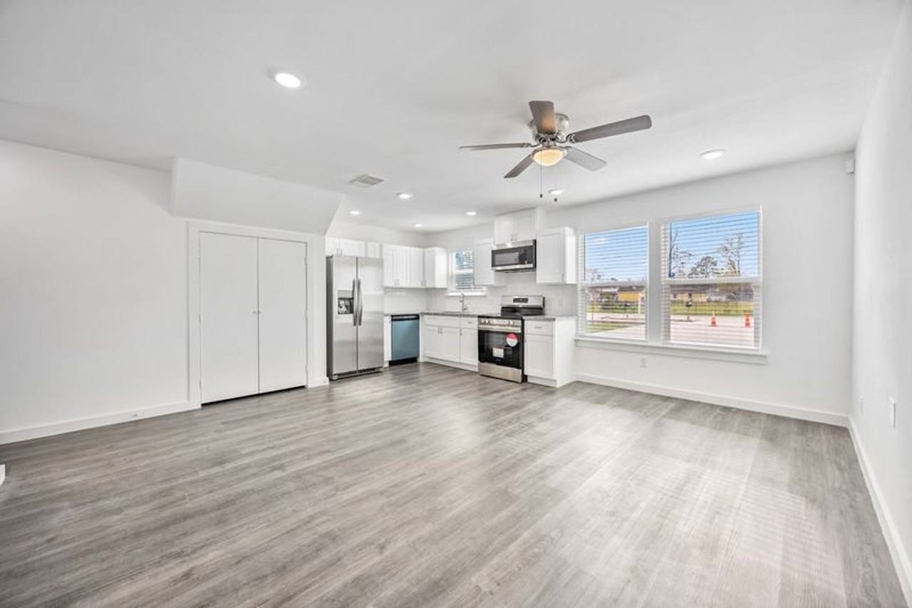 2322 Wavell St #B - Photo 3 of 19