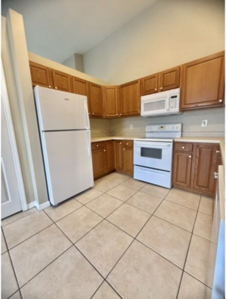 1242 Se 8th St #1 - Photo 5 of 14