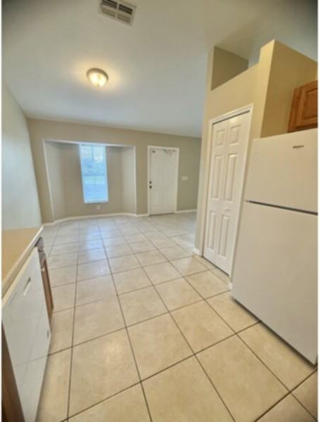 1242 Se 8th St #1 - Photo 6 of 14