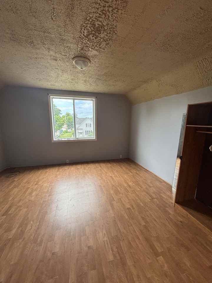 318 N 14th St - Photo 2 of 6