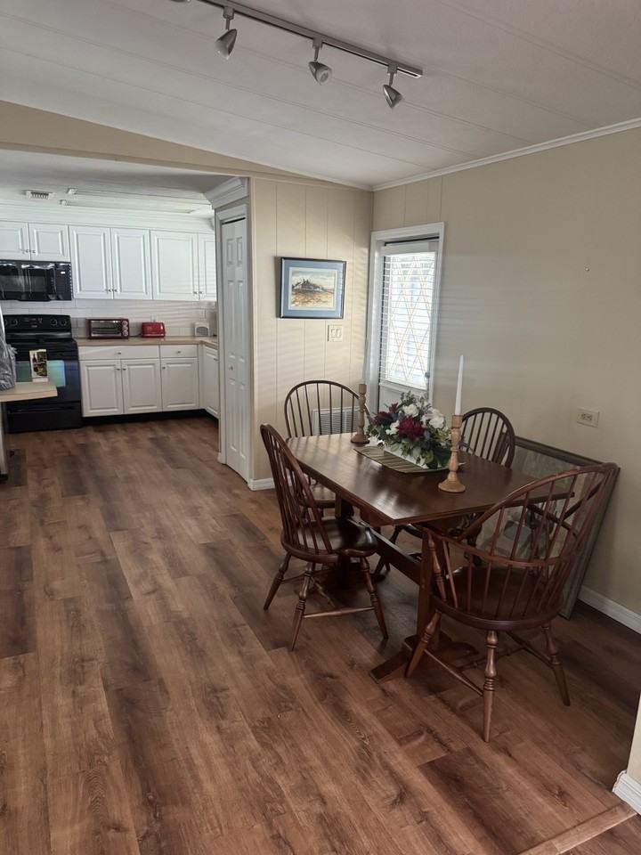 1045 Great Lakes Dr #NA - Photo 7 of 15