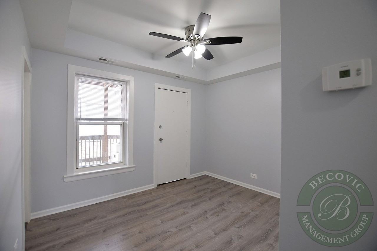 7451 N Greenview Ave #313 - Photo 5 of 12