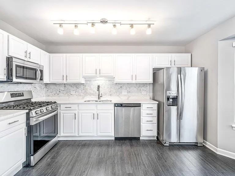 13843 S Cambridge Cir #13843 - Photo 2 of 26