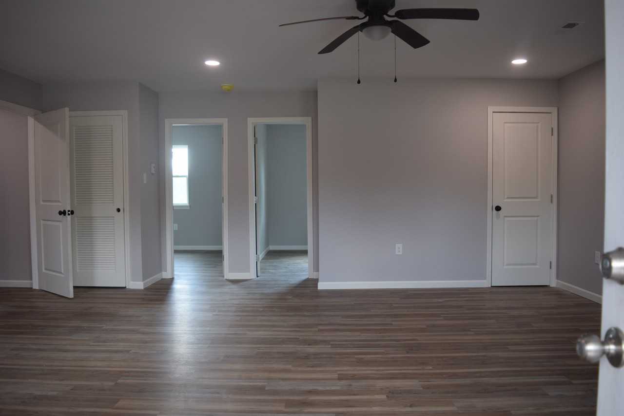 191 Railroad St #B - Photo 6 of 7