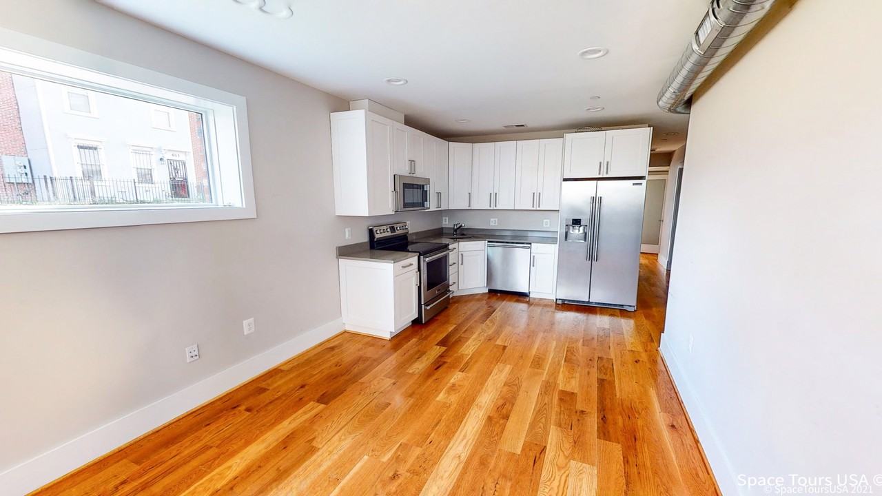 1537 Gales St Ne #B - Photo 3 of 10