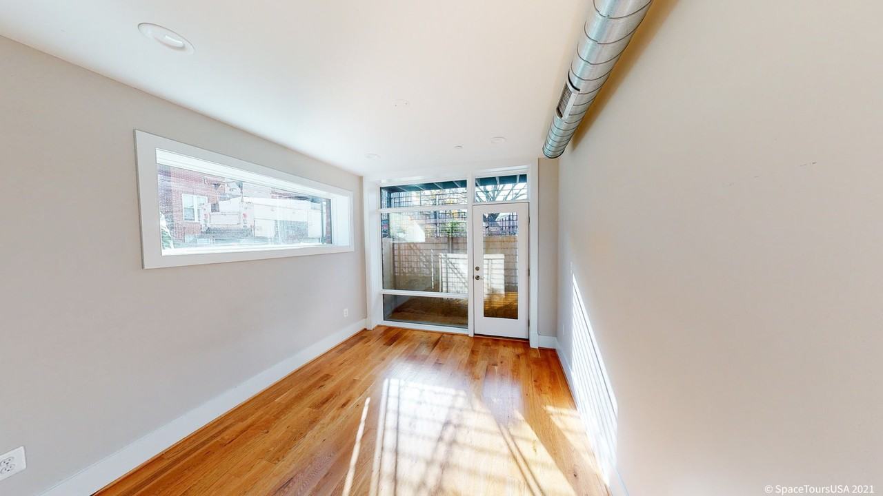 1537 Gales St Ne #B - Photo 6 of 10