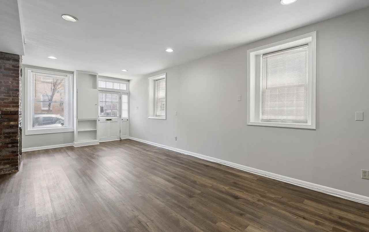 11 W Cross St #1 - Photo 5 of 10