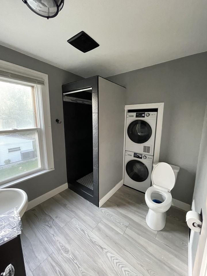 1150 S Webster Ave - Photo 2 of 17