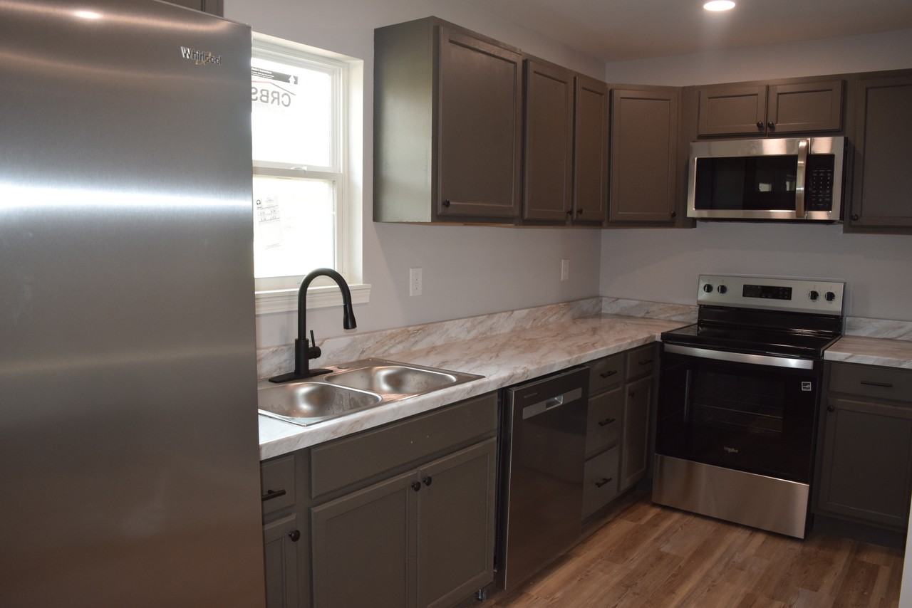 191 Railroad St #D - Photo 3 of 8