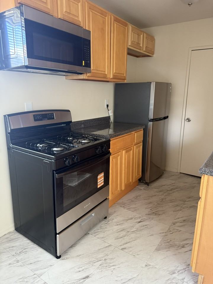 130 Prince St #3A - Photo 3 of 17