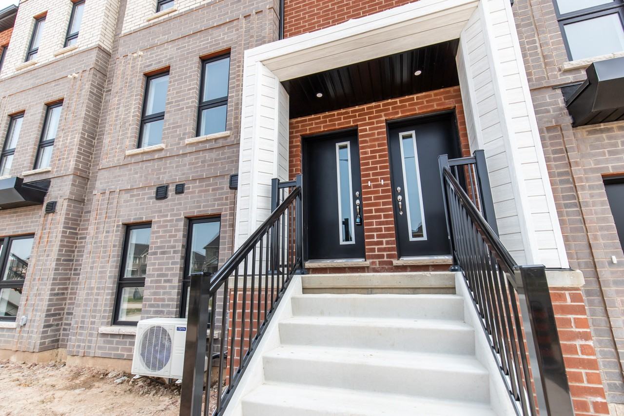 70 Kenesky Drive #18 - Photo 2 of 47