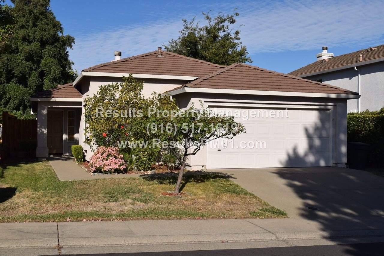 208 Stavros Ct - Photo 2 of 35