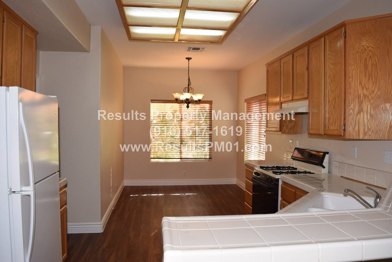 208 Stavros Ct - Photo 5 of 35