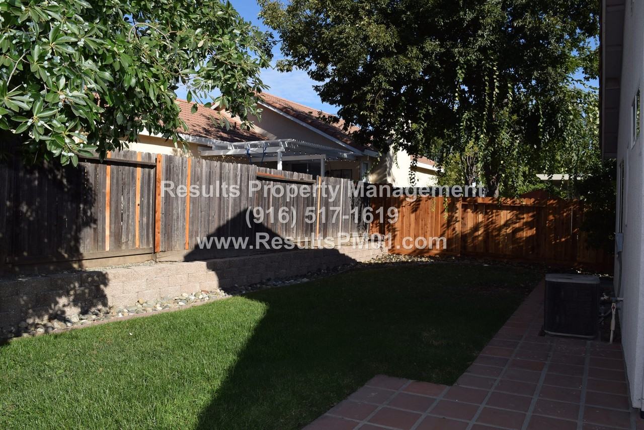 208 Stavros Ct - Photo 4 of 35
