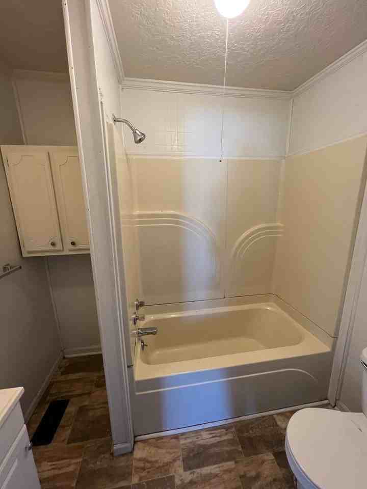 304 Volunteer Dr - Photo 4 of 10