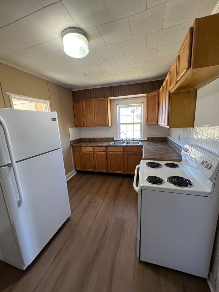 304 Volunteer Dr - Photo 7 of 10