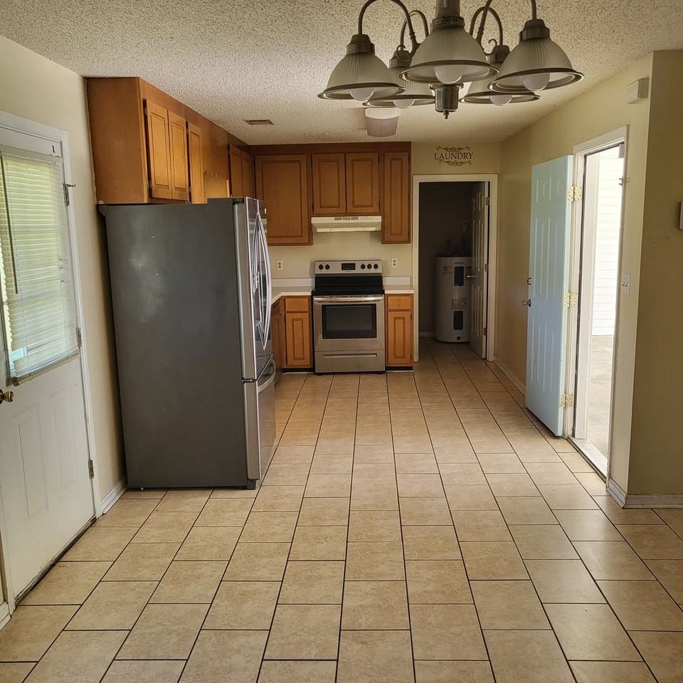 719 Macey St - Photo 2 of 14