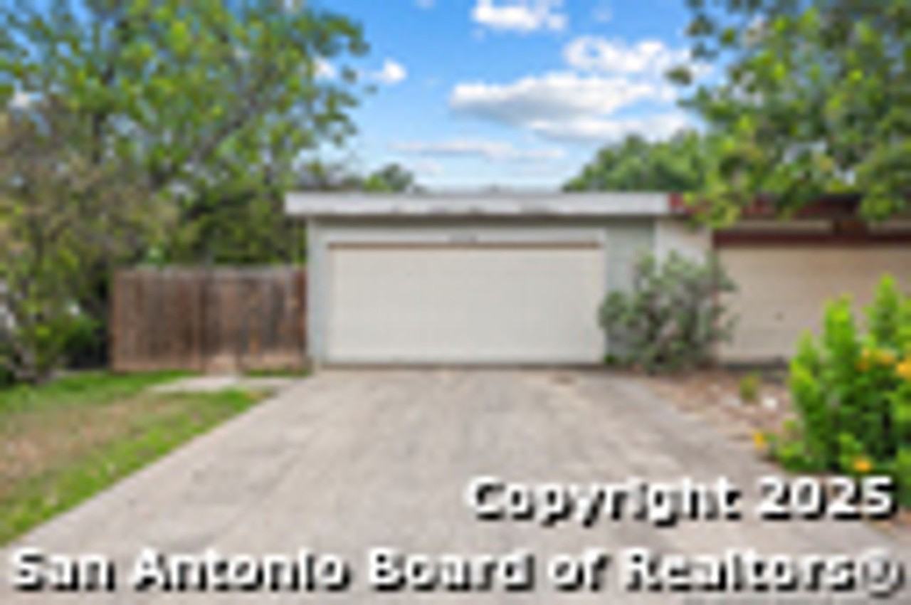 11756 Spring Club Dr - Photo 2 of 23