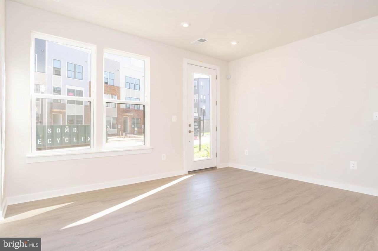 5608 Hyattsville Dr - Photo 2 of 21