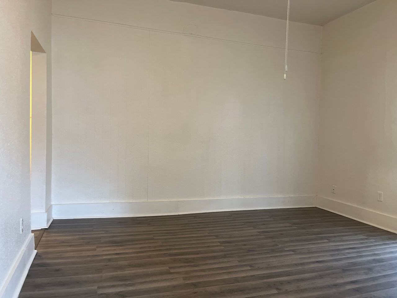 724 N Rogers Ave - Photo 3 of 14