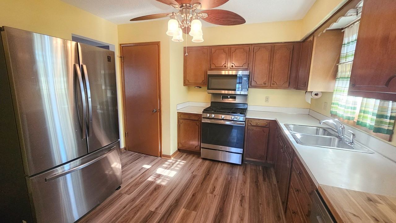 214 Sw Arlan Dr - Photo 5 of 16