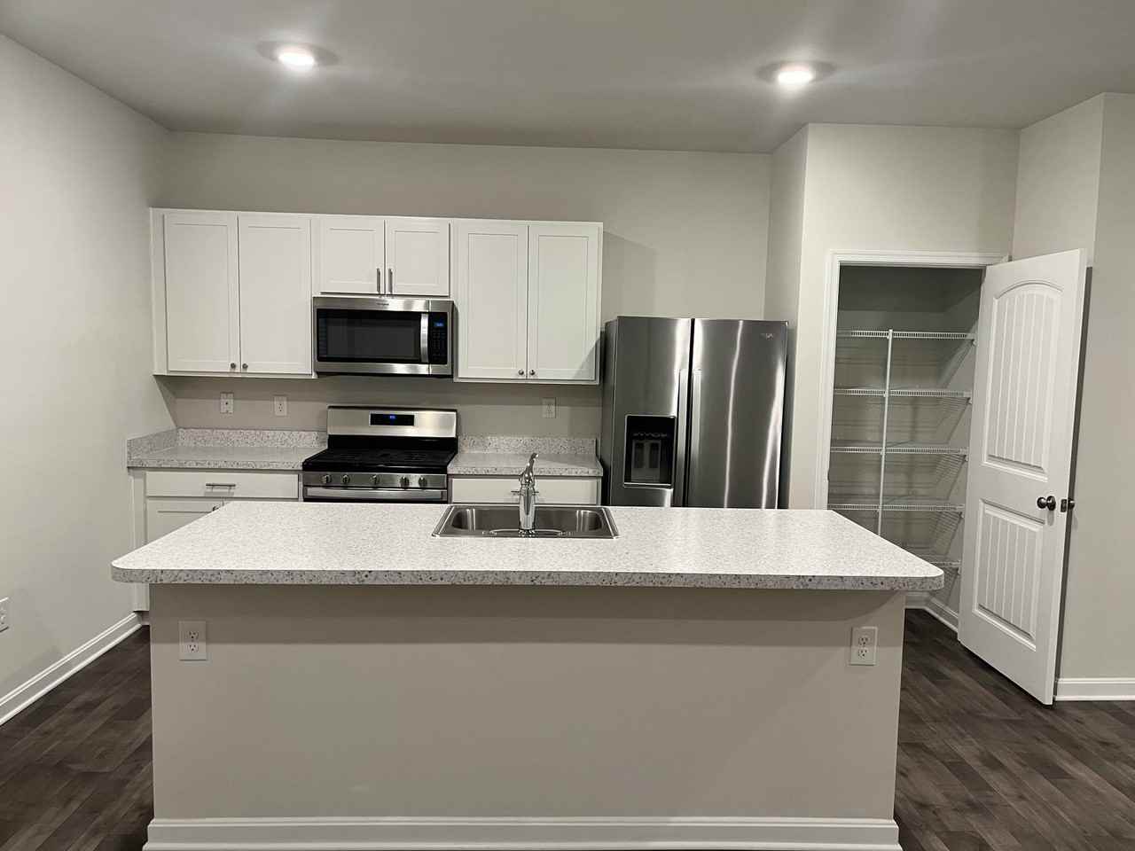 33 Citrus Dr - Photo 2 of 45