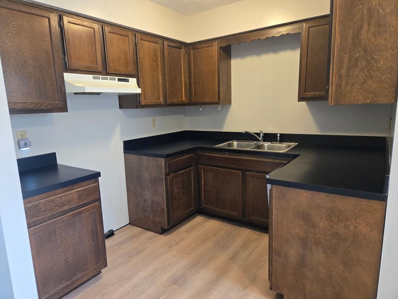 1244 Colonial Dr - Photo 5 of 29