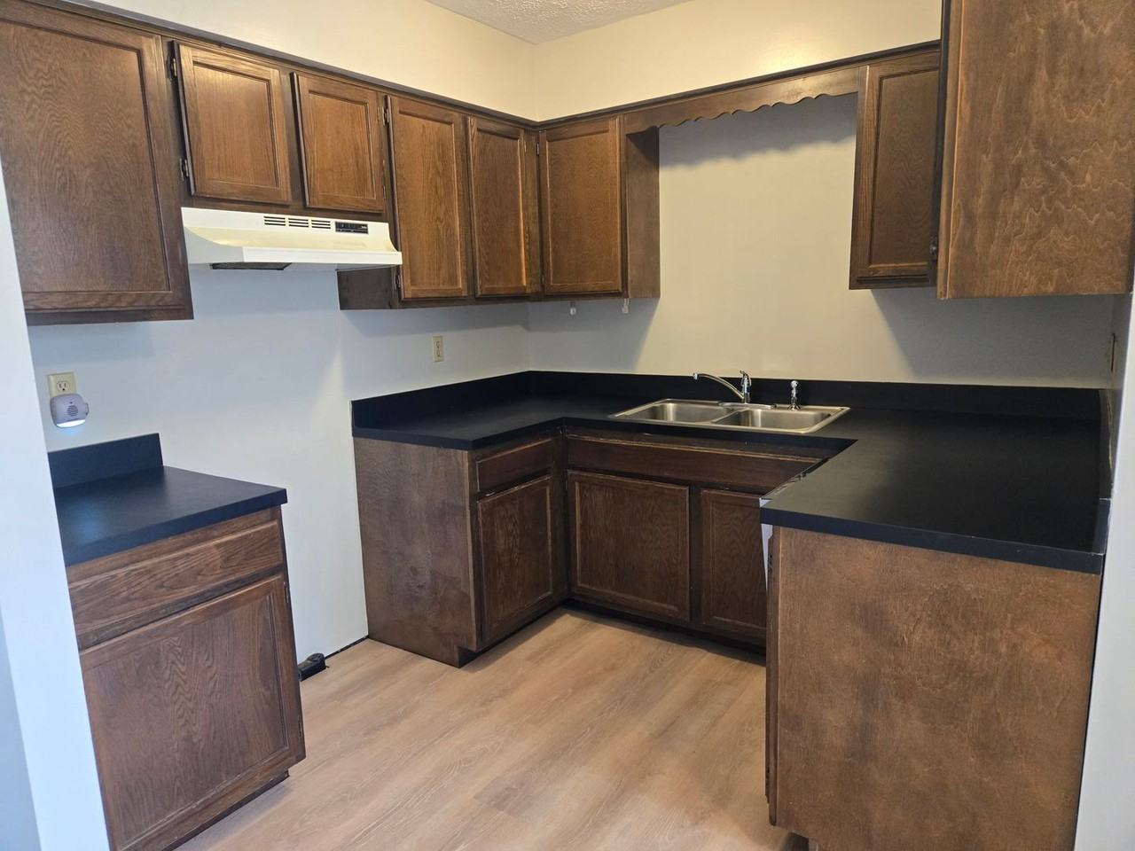 1244 Colonial Dr - Photo 6 of 29