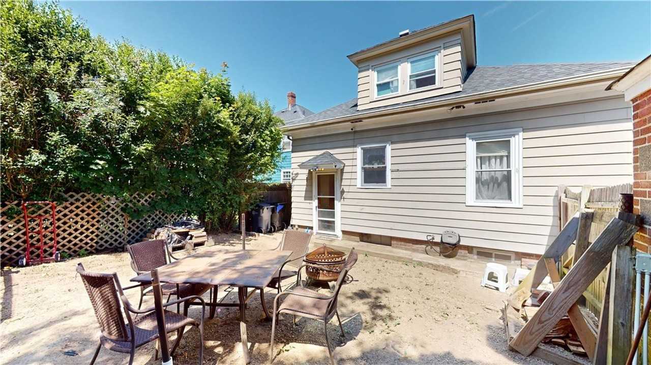 36 Lindy Ave - Photo 3 of 20