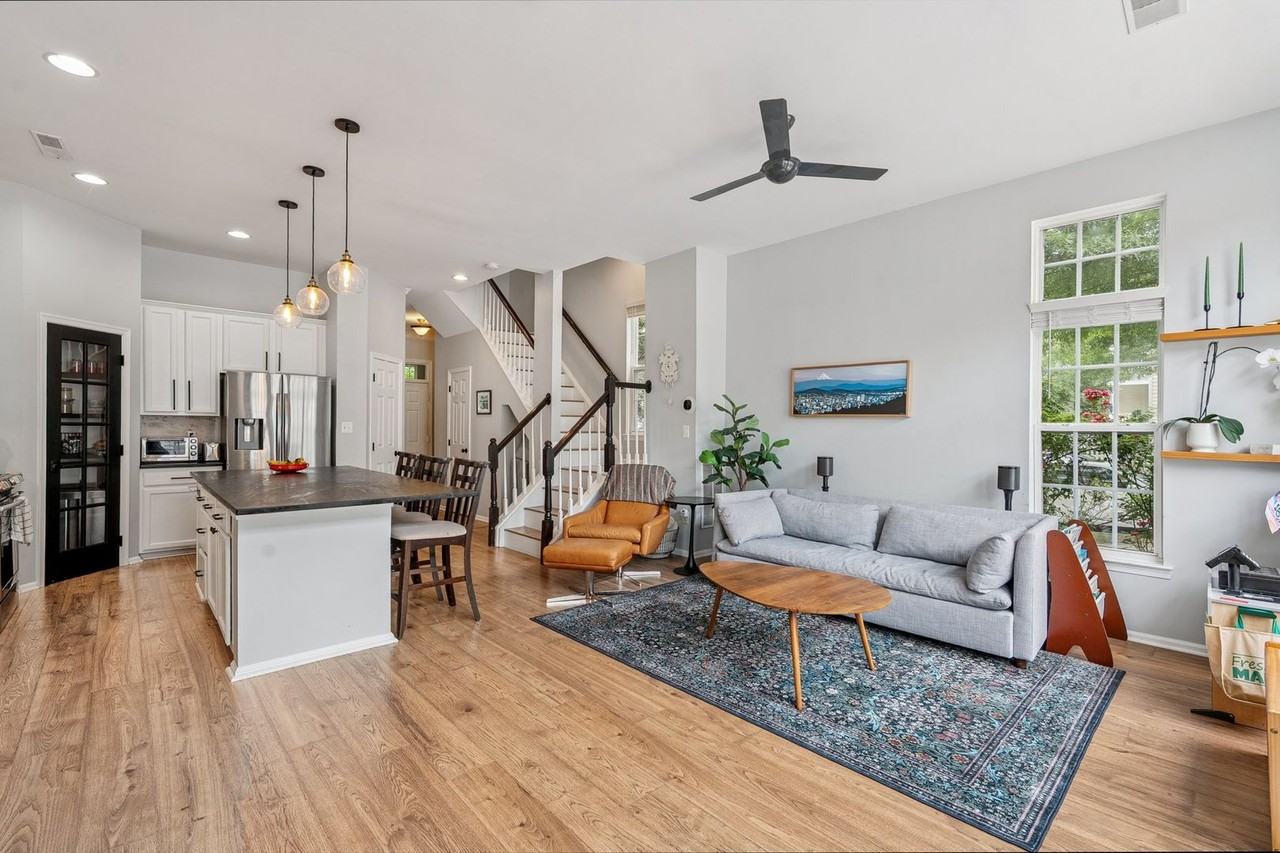 20353 Bowfonds St - Photo 2 of 38