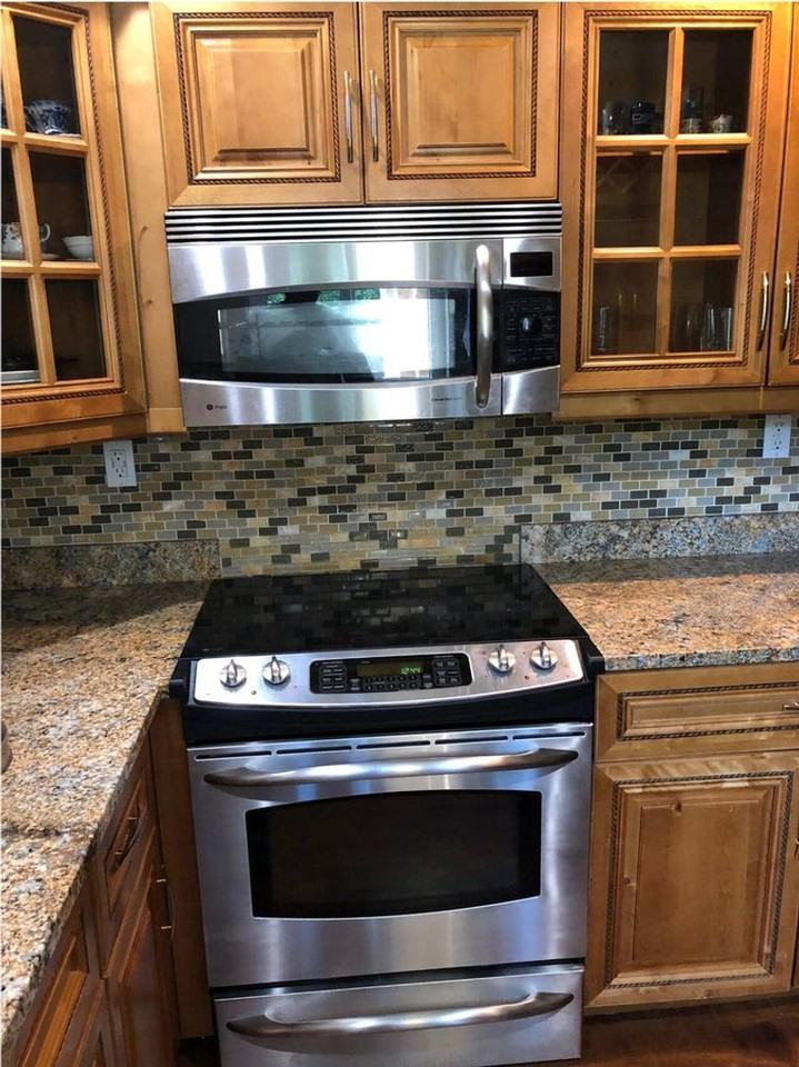 1810 Avenue G - Photo 2 of 15