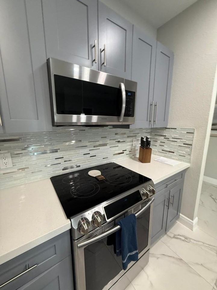 304 E Lake Rd - Photo 2 of 21