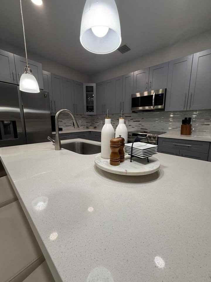 304 E Lake Rd - Photo 3 of 21