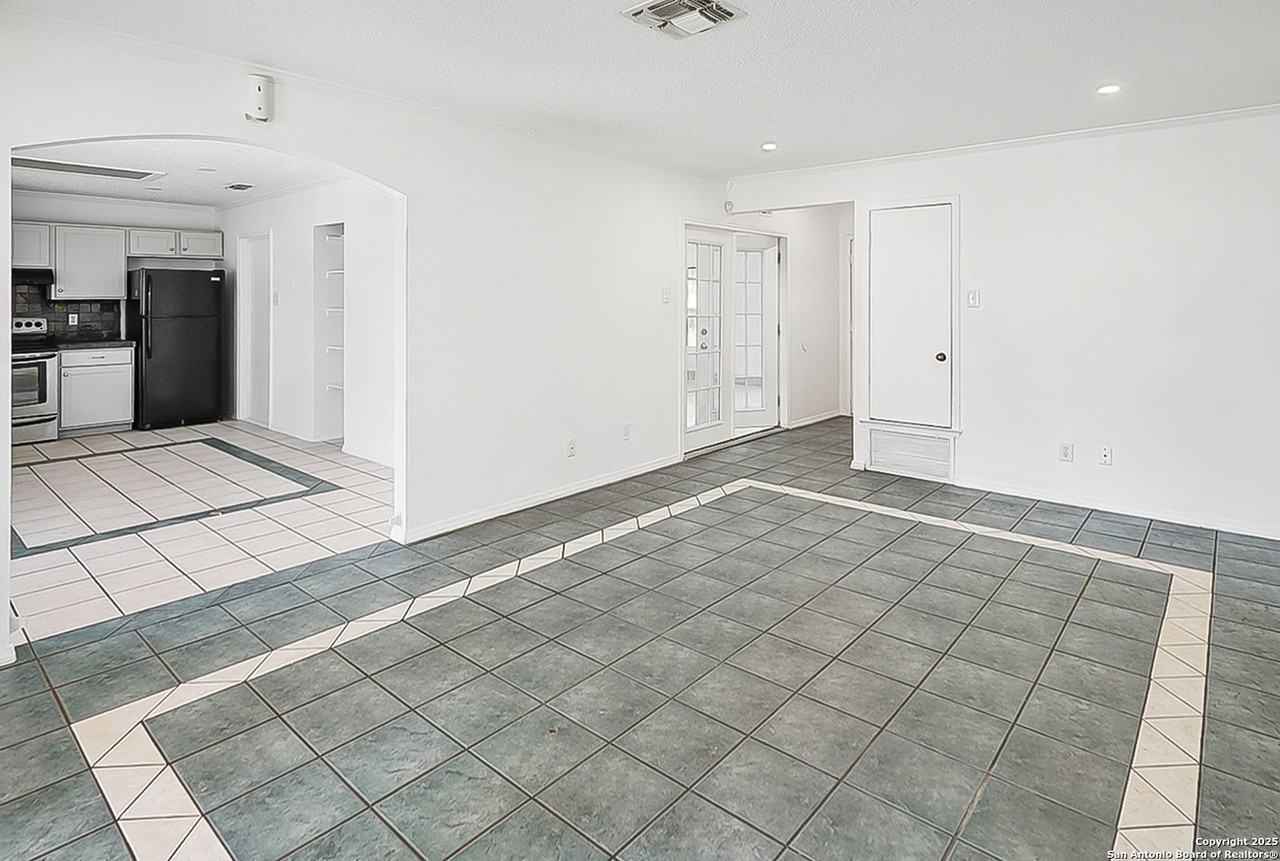 3815 Pipers Crest St - Photo 5 of 15