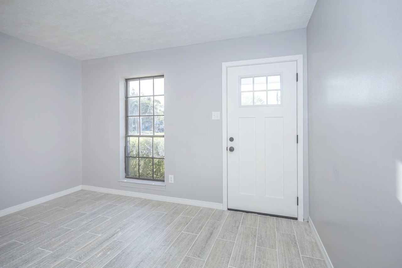 6672 Cortez Cir - Photo 7 of 50