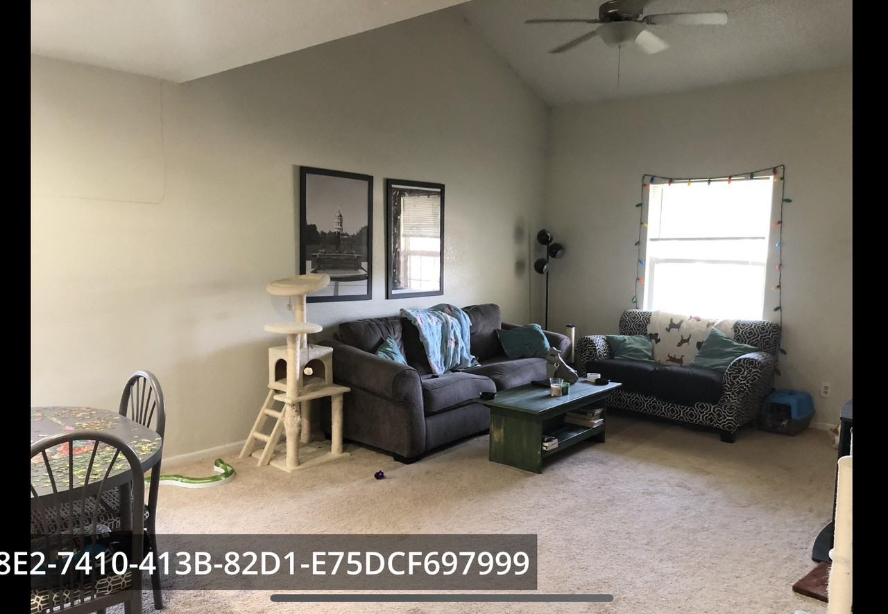 1703 Steamboat Ln - Photo 2 of 9