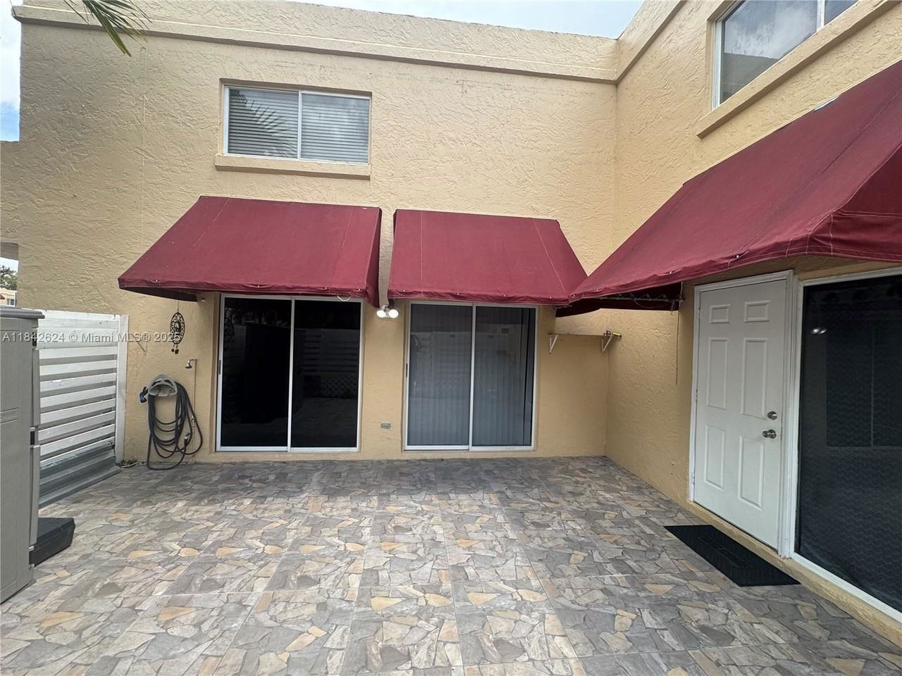 14346 Sw 96th Ln - Photo 2 of 8