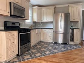 135 Main St #B - Photo 1 of 1